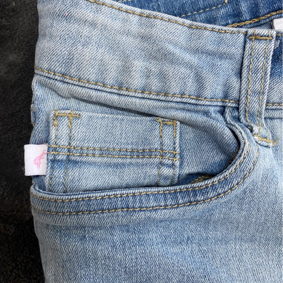 Tommy Bahama Kids Jean Shorts. Light Blue. Adjustable Waistband. Size 8. EUC. - Picture 5 of 6